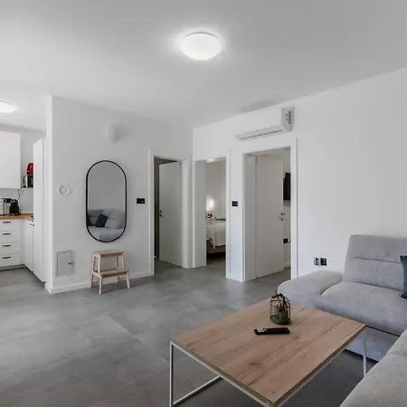 Sandra Apartman