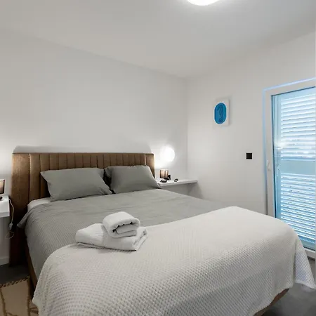 Sandra דירה ויר